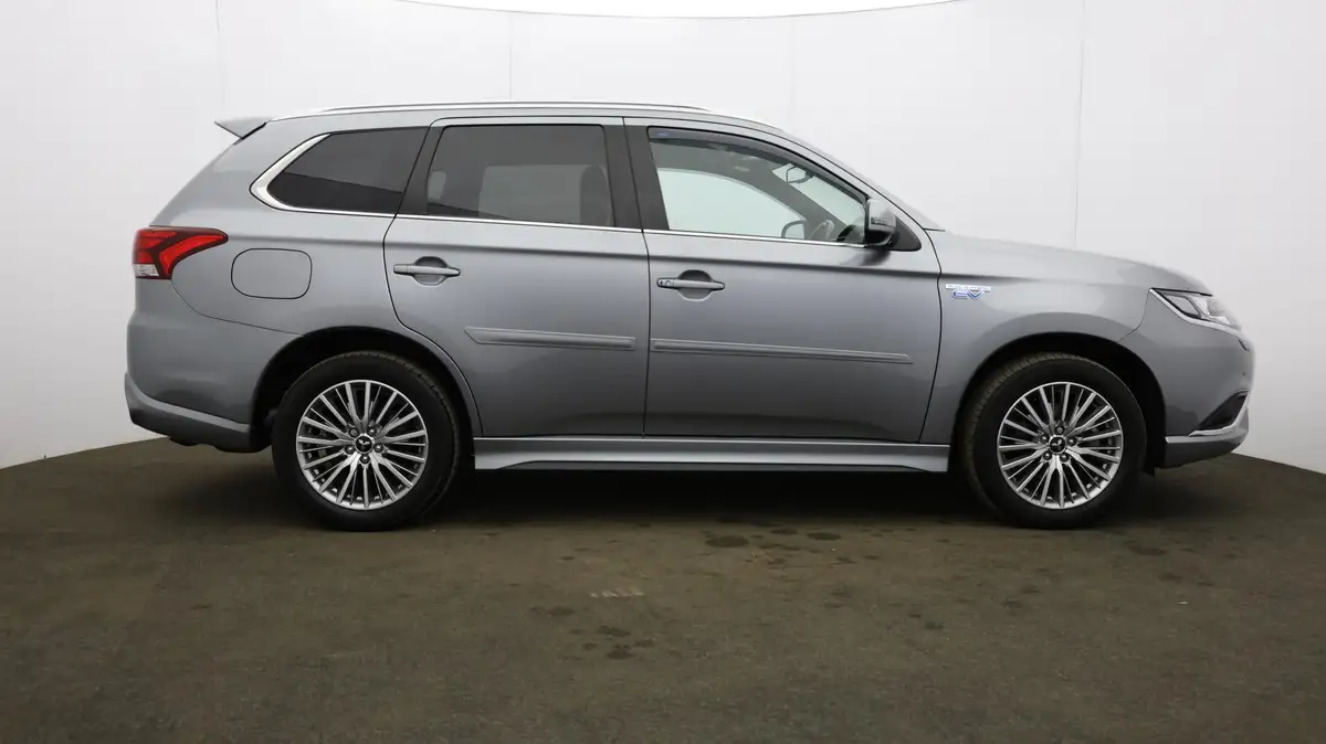 2021-mitsubishi-outlander-24-dynamic-phev-big-52