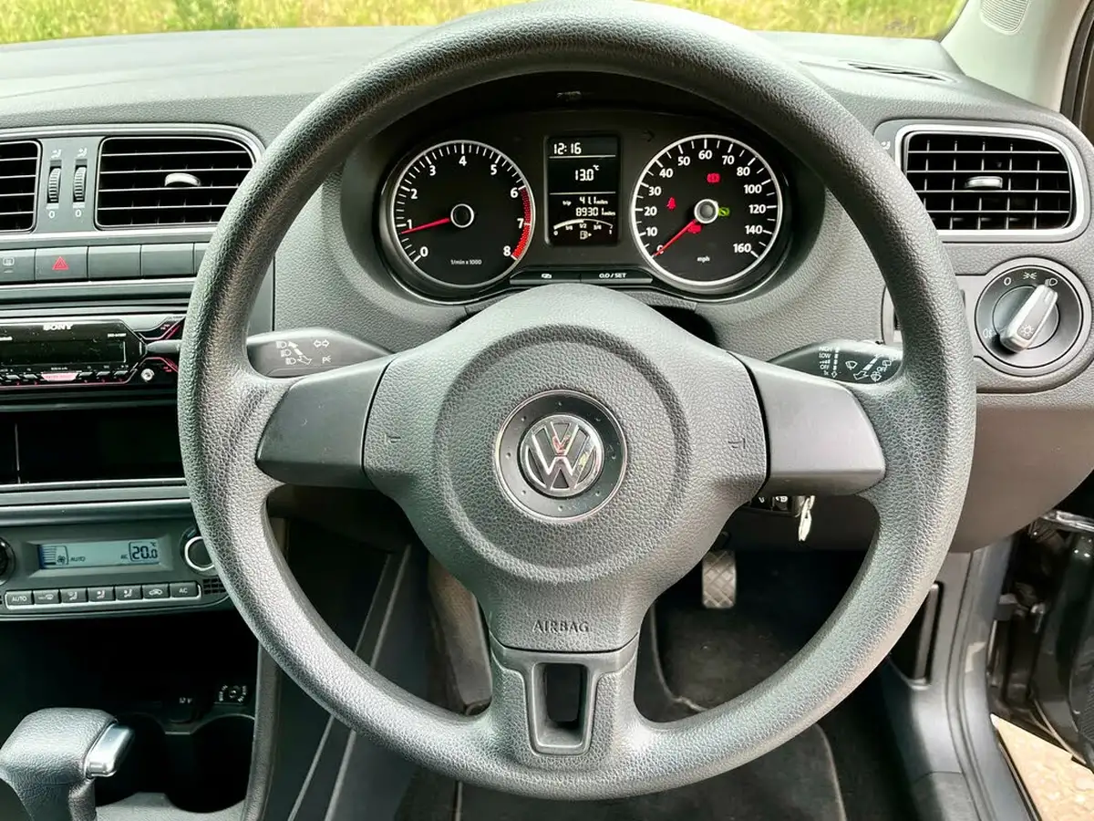 2010-volkswagen-polo-14-se-86ps-5d-dsg-big-18