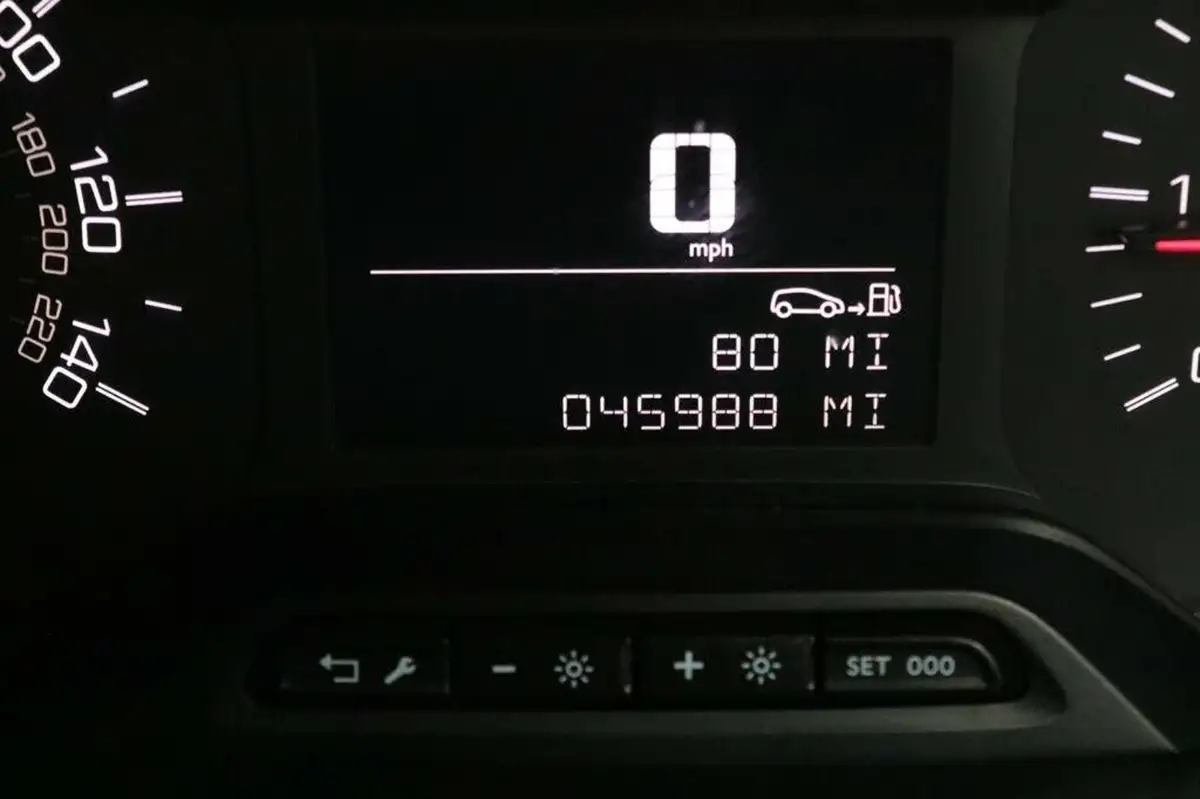 2020-peugeot-partner-15-bluehdi-1000-professional-100ps-eu6dt-panel-big-35