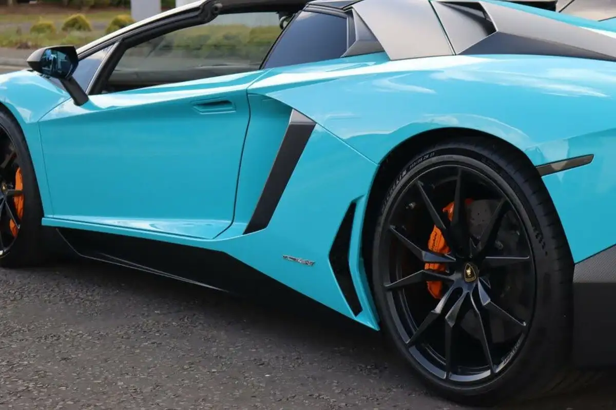 2016-lamborghini-aventador-65-lp-700-4-coupe-big-44