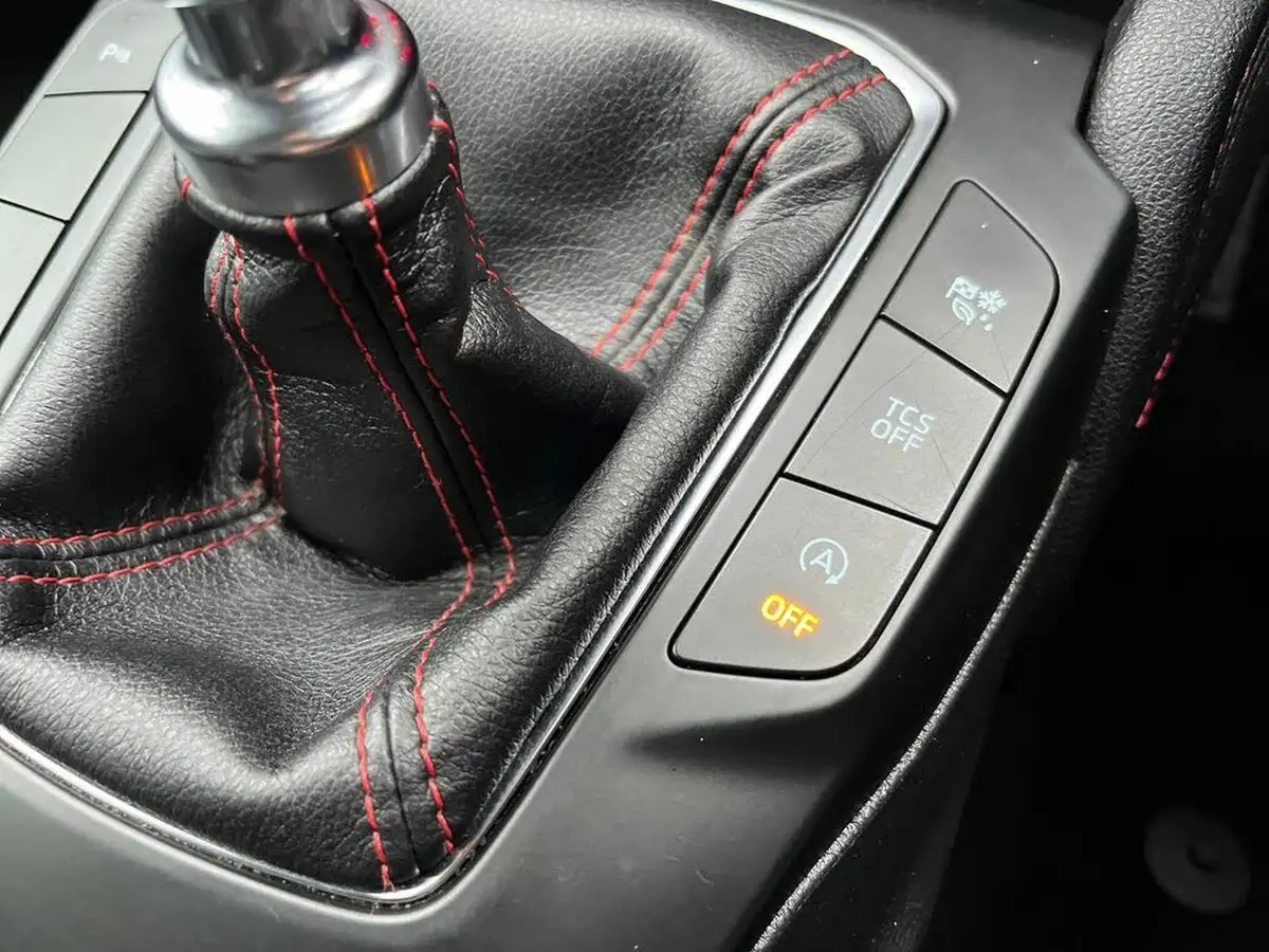 2018-ford-focus-15-st-line-x-hatchback-big-28