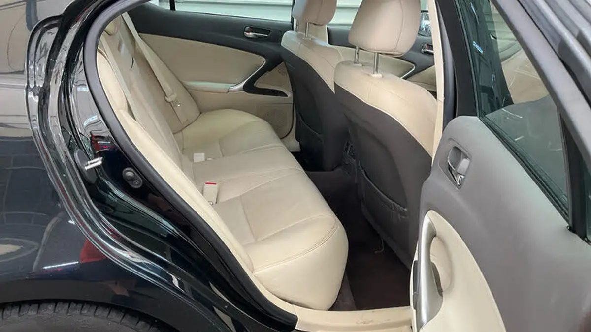 2009-lexus-is-250-25-se-i-saloon-4d-auto-big-6