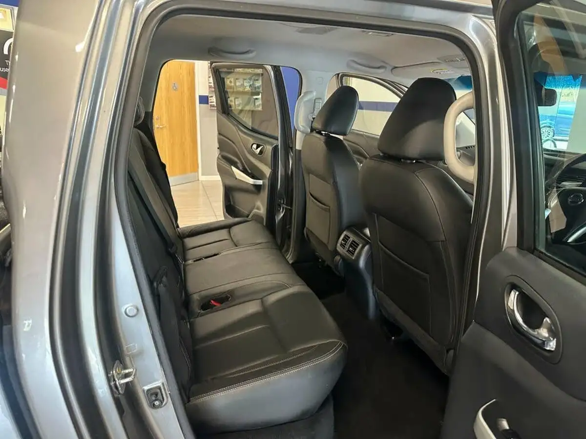 2016-nissan-np300-navara-23dci-tekna-big-14