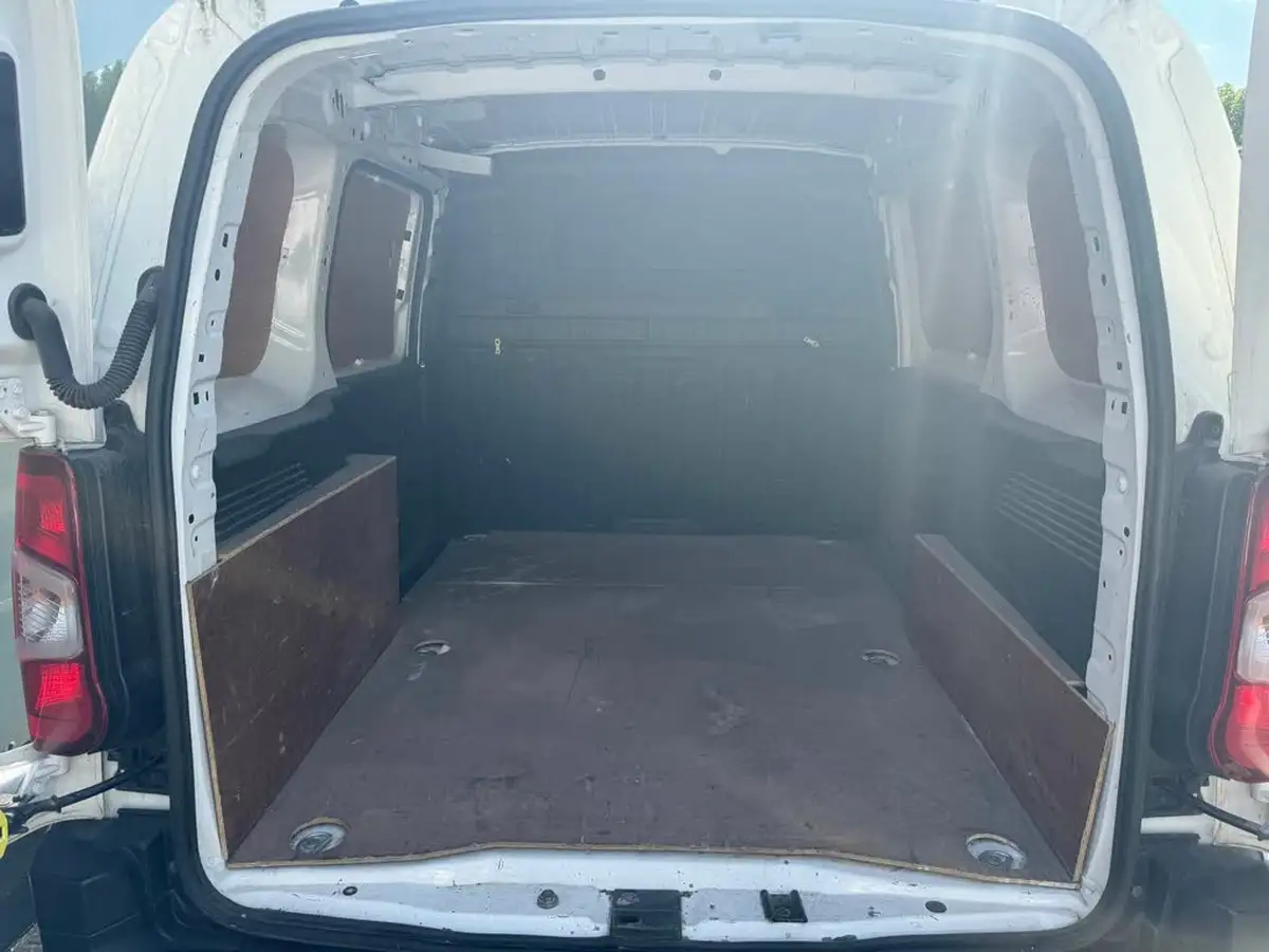 2021-citroen-berlingo-15bluehdi-650-enterprise-ss-big-11