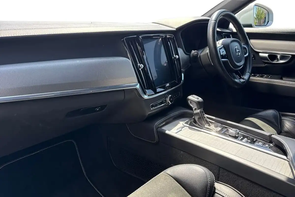 2018-volvo-v90-20td-d5-r-design-4x4-big-14