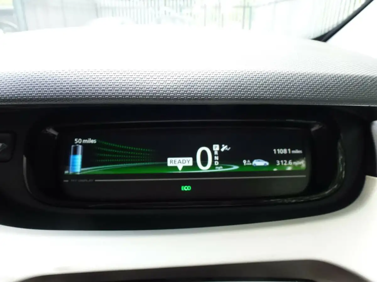 2018-renault-zoe-e-expression-nav-big-23