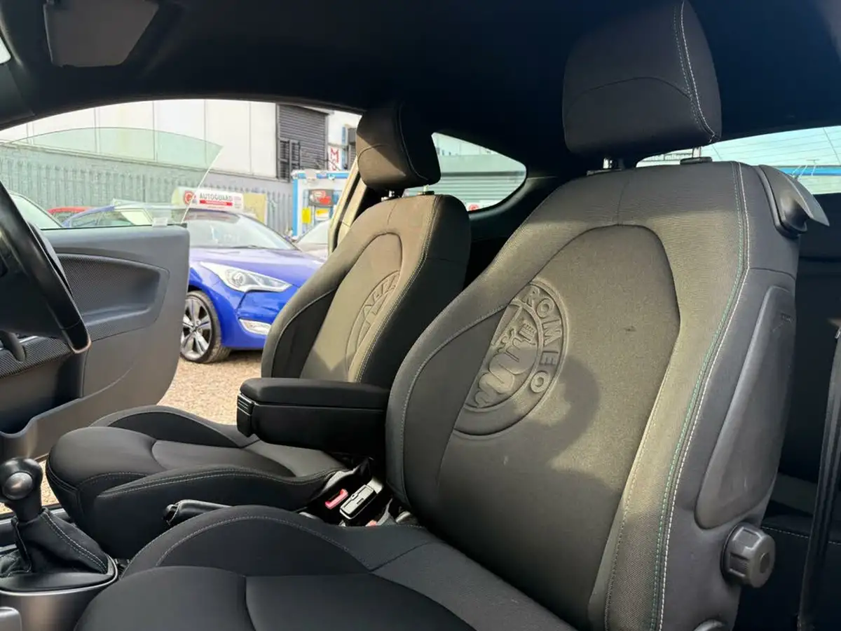 2015-alfa-romeo-mito-14-quadrifoglio-verde-big-46