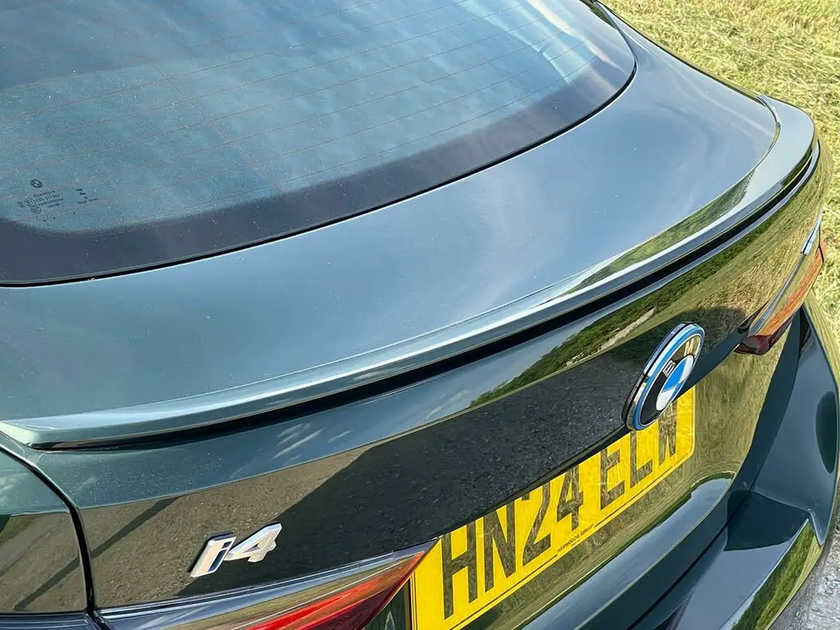 2024-bmw-i4-e-edrive40-m-sport-pro-packtech-pack-big-11