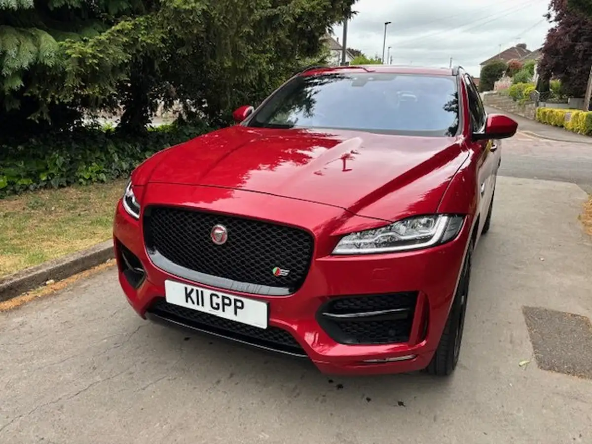 2017-jaguar-f-pace-20-i4d-r-sport-180ps-awd-ss-auto-big-1