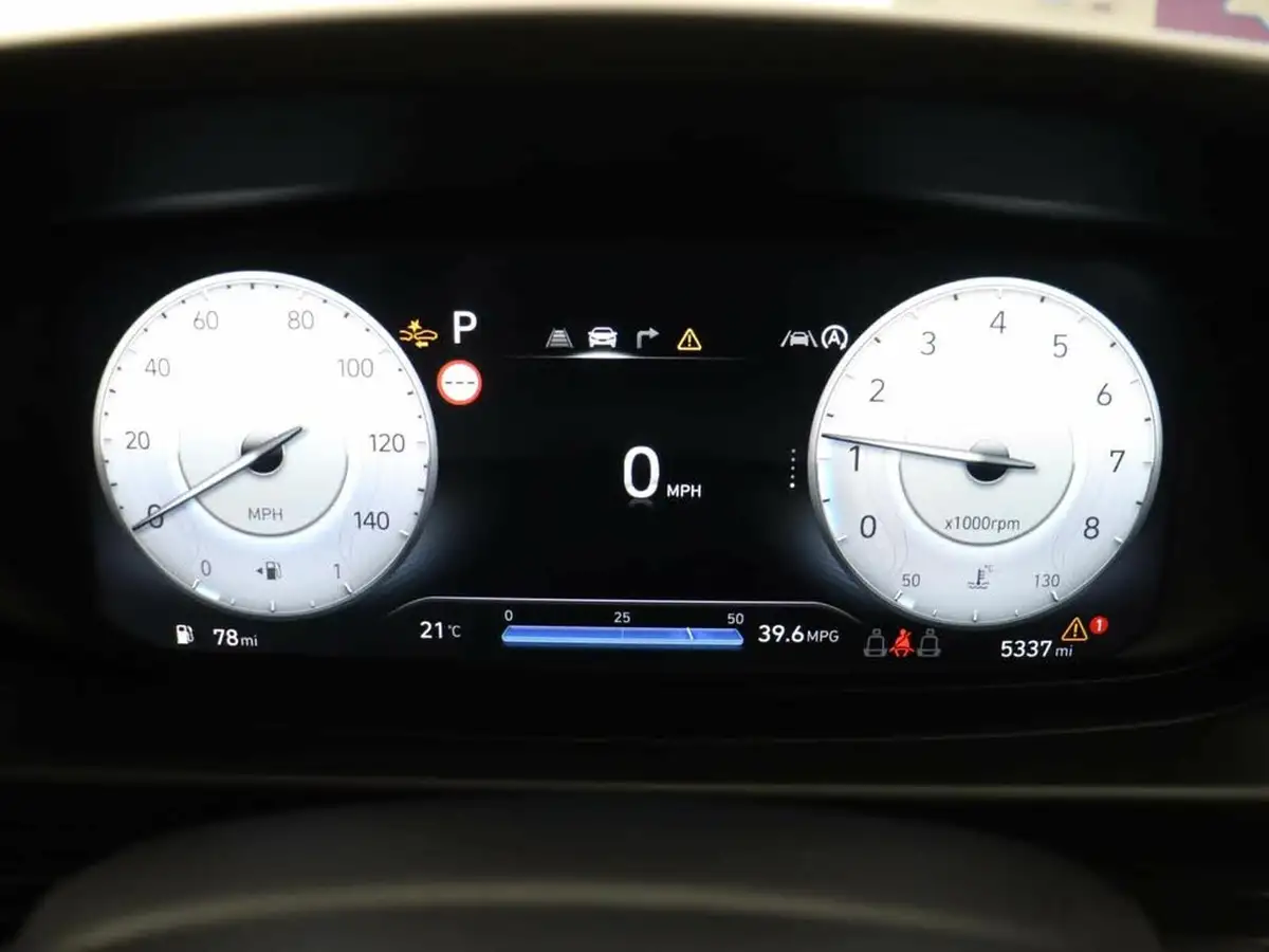 2024-hyundai-bayon-10-t-gdi-premium-100ps-7dct-big-10