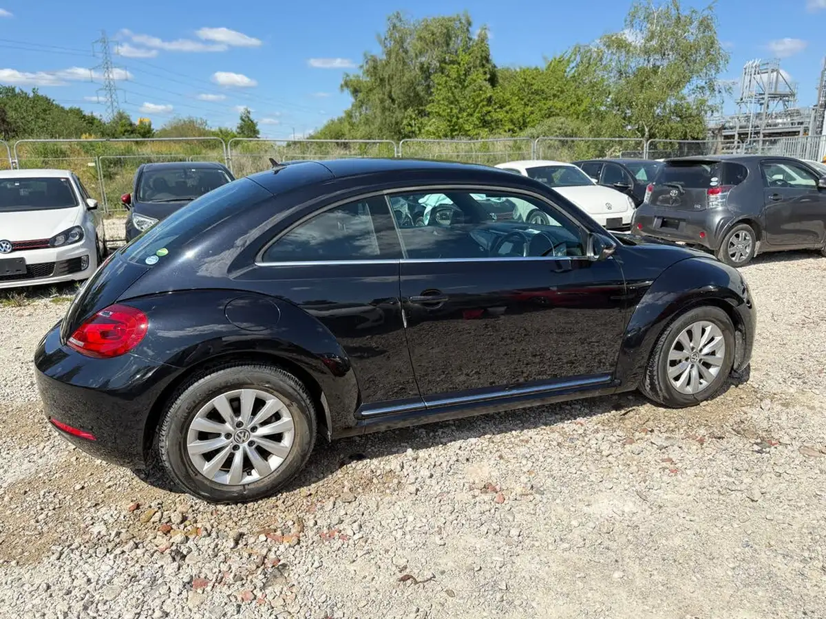 2013-volkswagen-beetle-big-10