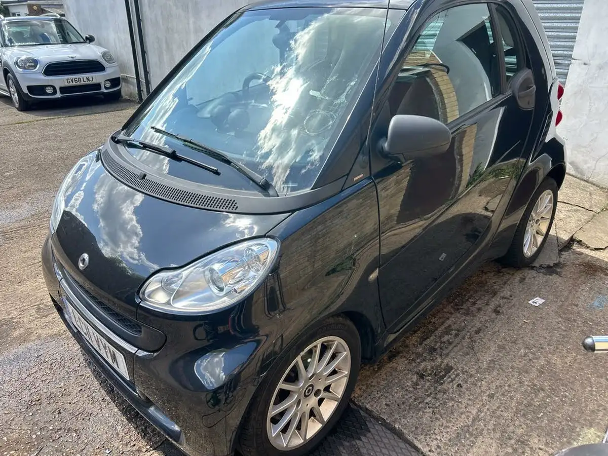 2011-smart-fortwo-10-passion-71bhp-coupe-softouch-big-2