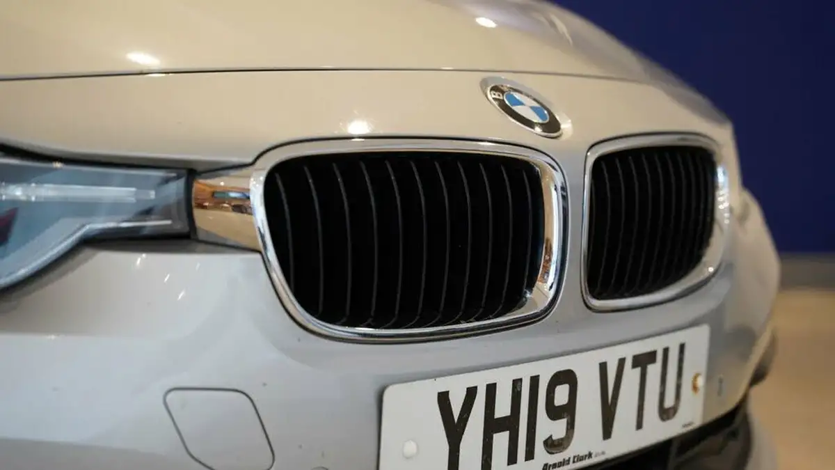 2019-bmw-3-series-20td-318d-se-150bhp-ss-touring-5d-big-29