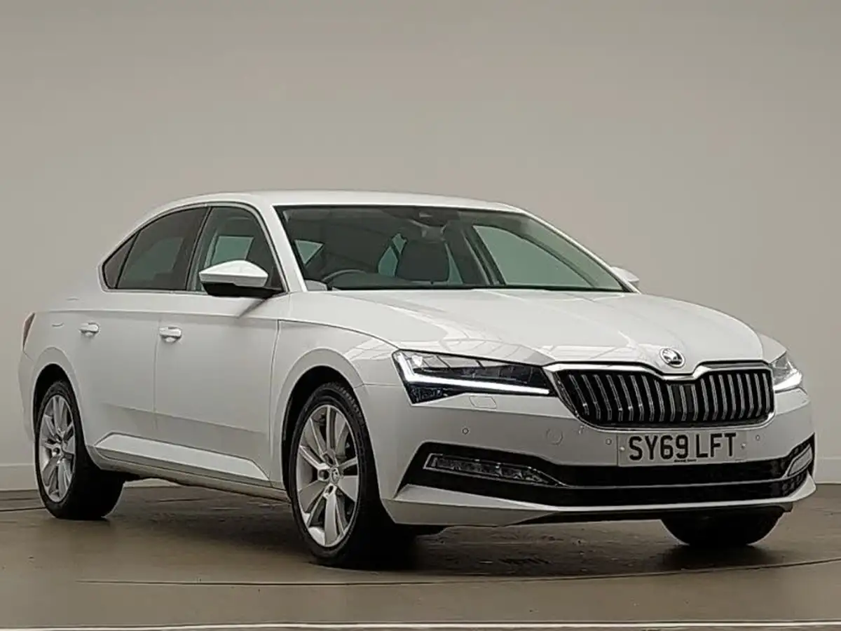 2019-skoda-superb-20-tsi-se-l-hatchback-big-0