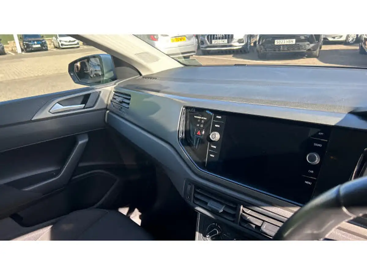 2018-volkswagen-polo-10-se-65ps-evo-big-13