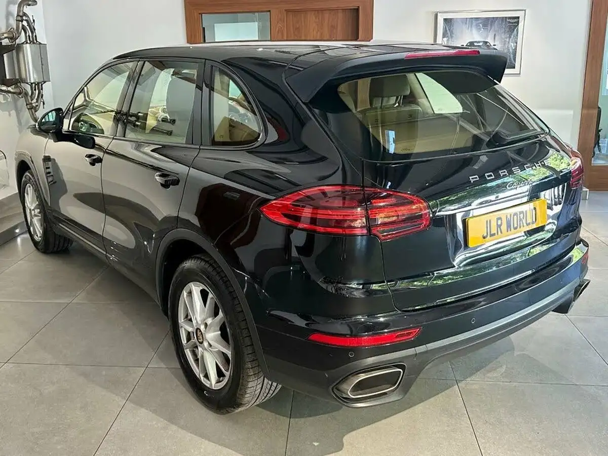 2015-porsche-cayenne-30td-big-4