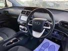 2017-toyota-prius-small-44
