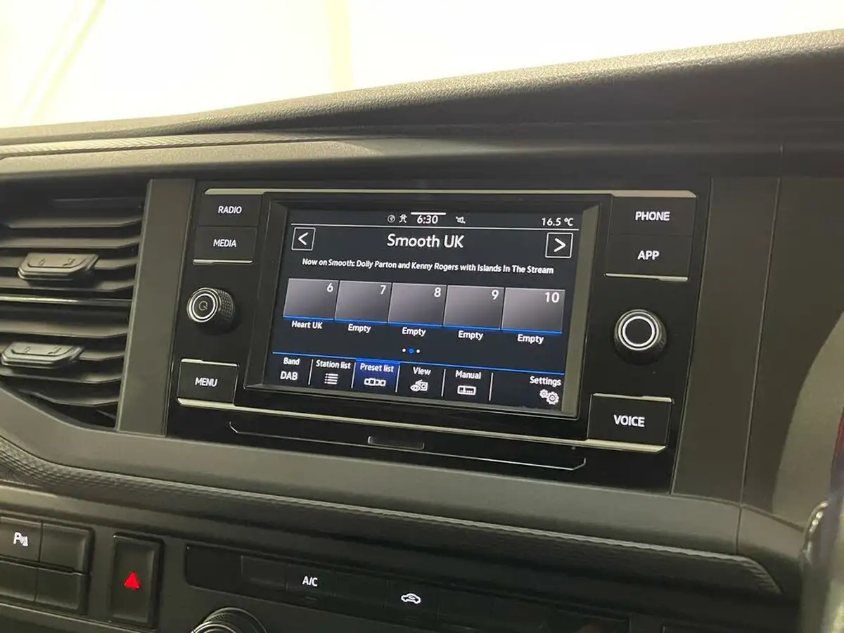 2022-volkswagen-transporter-20tdi-t30-highline-bmt-swb-150pseu6d-panel-van-big-16