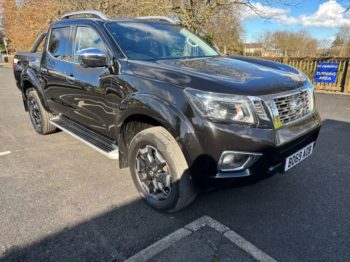2019-nissan-navara-23dci-tt-tekna-8-navileather-auto-big-0