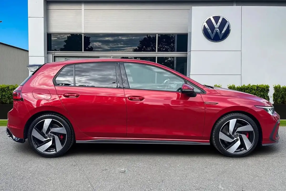 2021-volkswagen-golf-20-tsi-gti-big-2