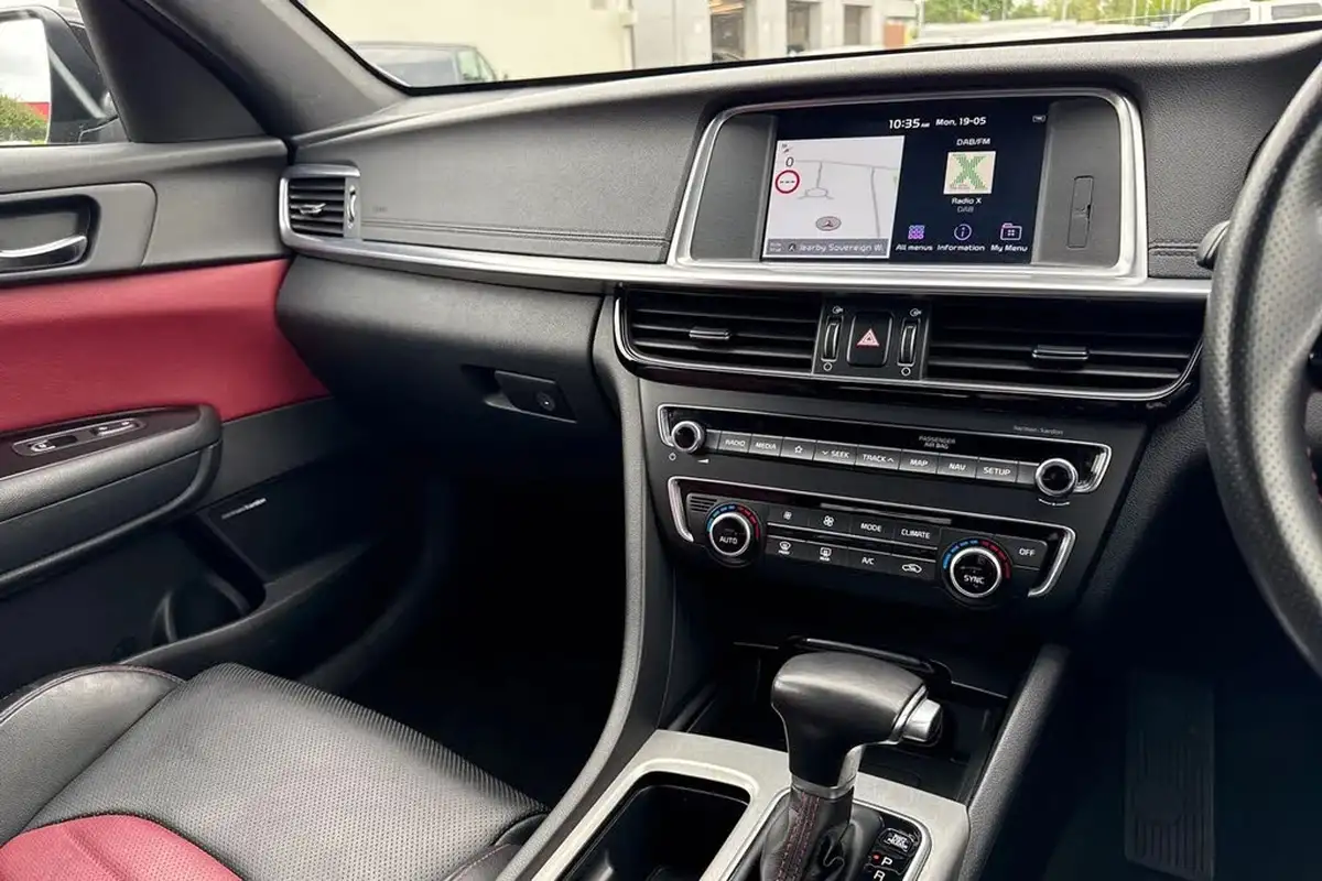 2018-kia-optima-20-t-gdi-gt-big-46