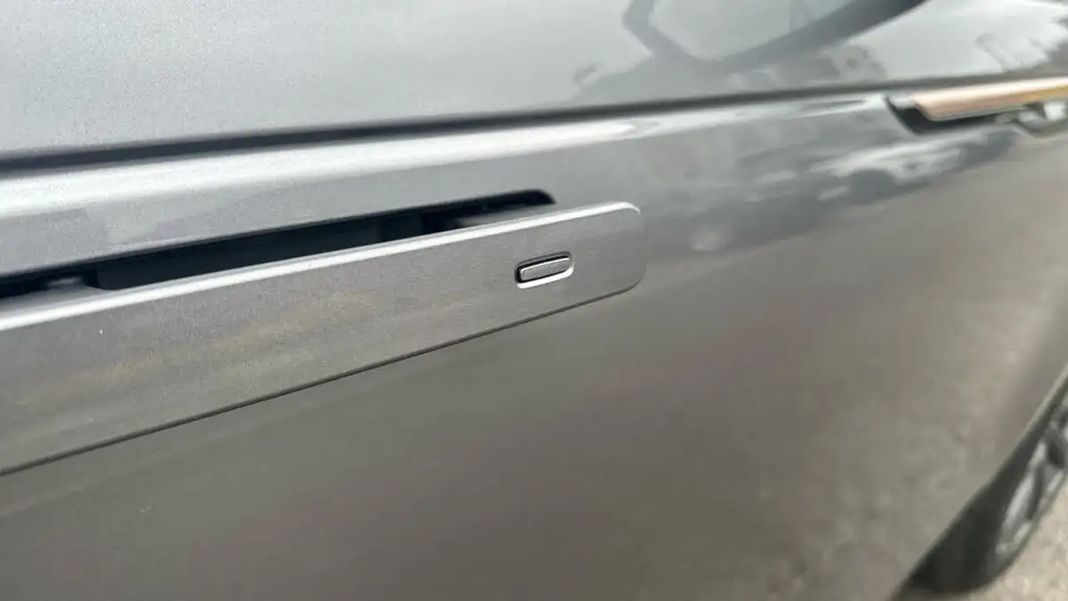 2023-land-rover-range-rover-velar-20-p400e-r-dynamic-se-big-26