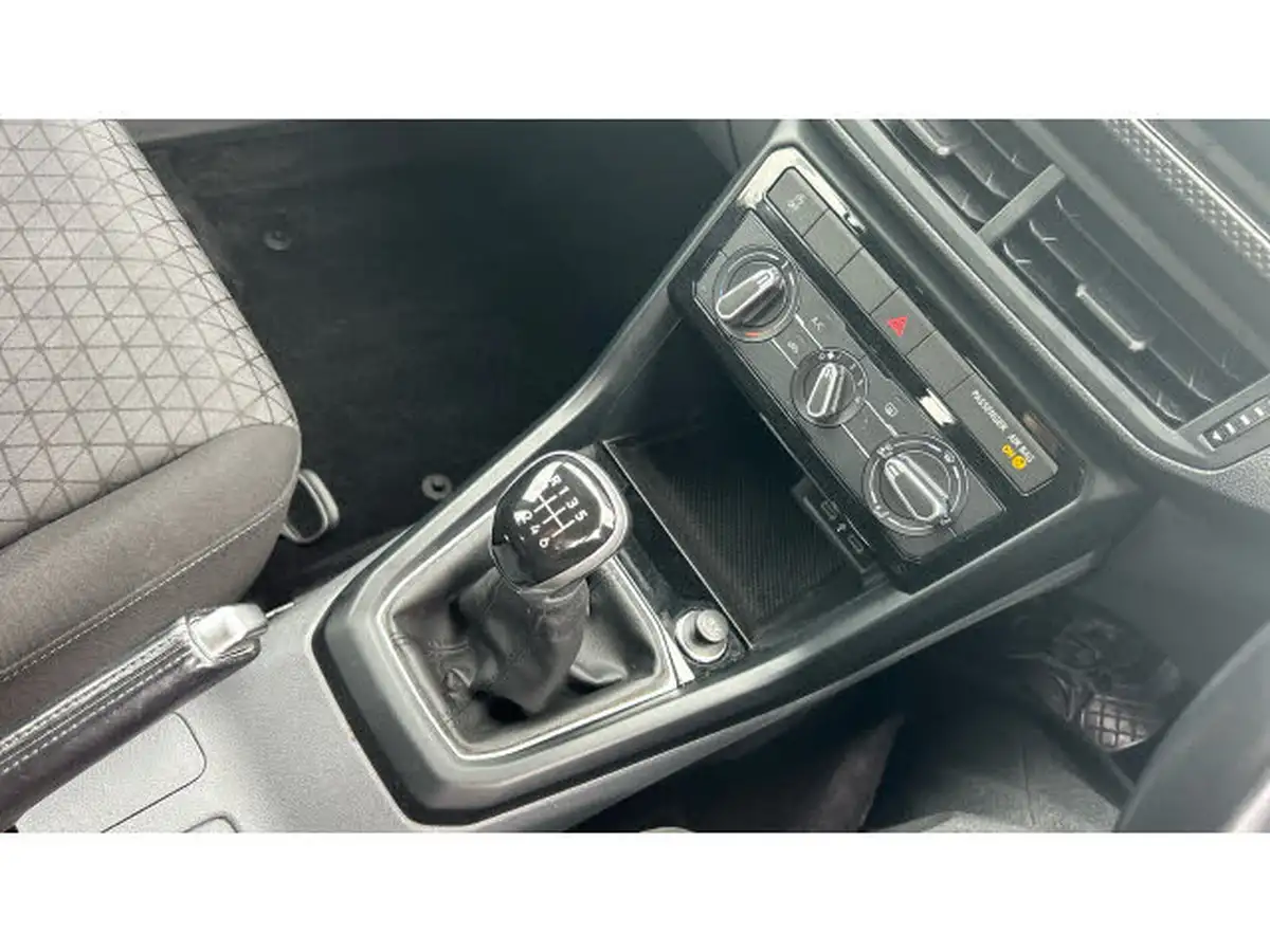 2021-volkswagen-t-cross-10-tsi-se-110ps-big-13