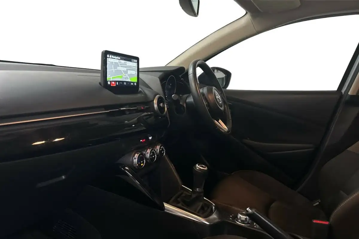 2023-mazda-mazda2-15-skyactiv-g-se-l-big-5
