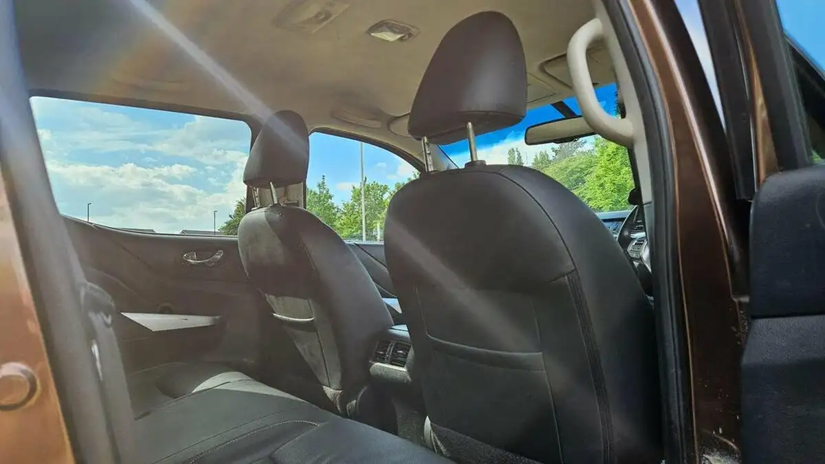 2017-nissan-navara-23dci-tekna-big-12