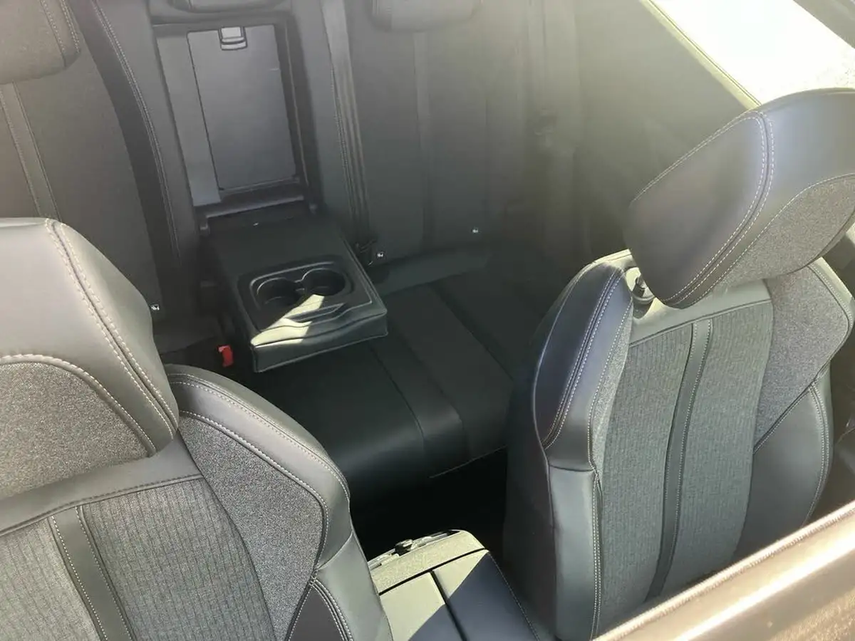 2020-peugeot-3008-suv-12-puretech-gt-line-eat8-big-43