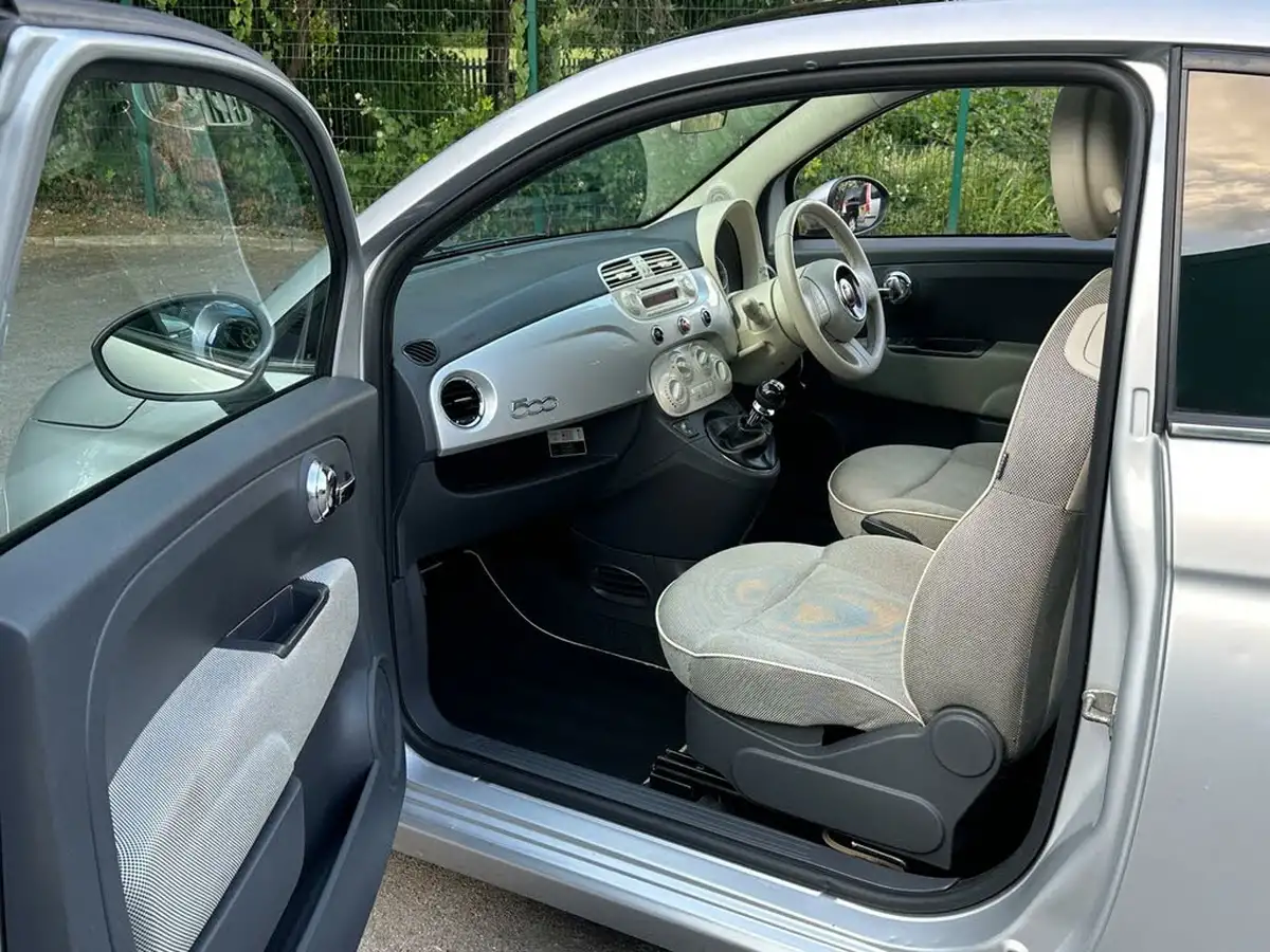 2011-fiat-500-12-lounge-big-40