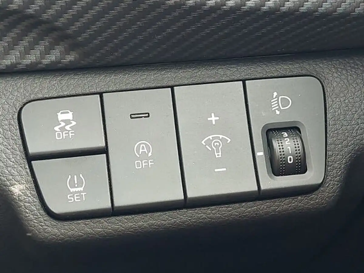 2024-kia-stonic-10-t-gdi-gt-line-s-98bhp-dct-big-12