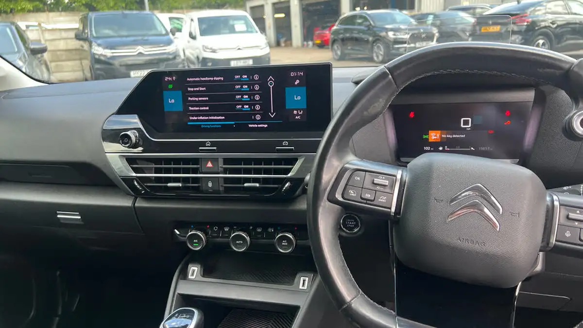 2021-citroen-c4-12-puretech-shine-130ps-big-9