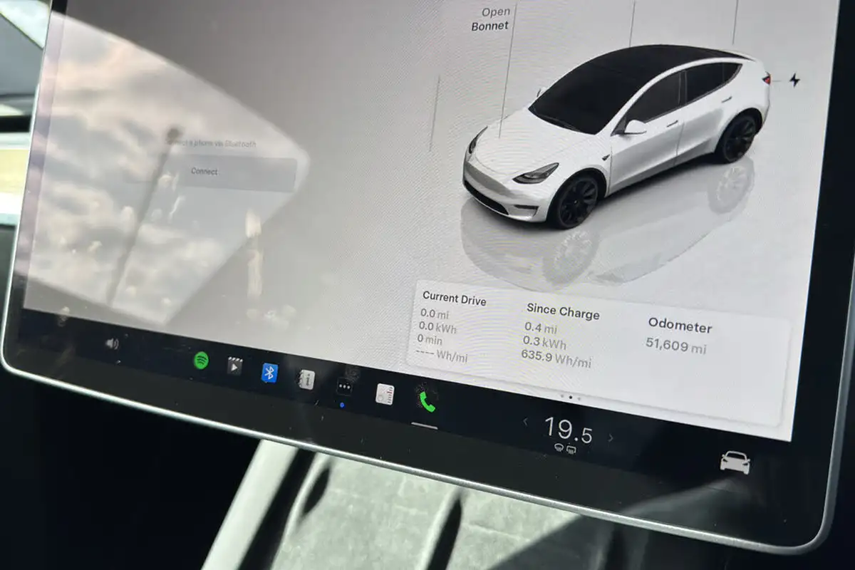 2022-tesla-model-y-e-long-range-big-19