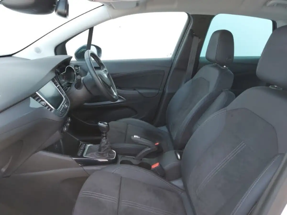 2022-vauxhall-crossland-12-ultimate-130ps-big-4