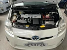 2010-toyota-prius-small-30