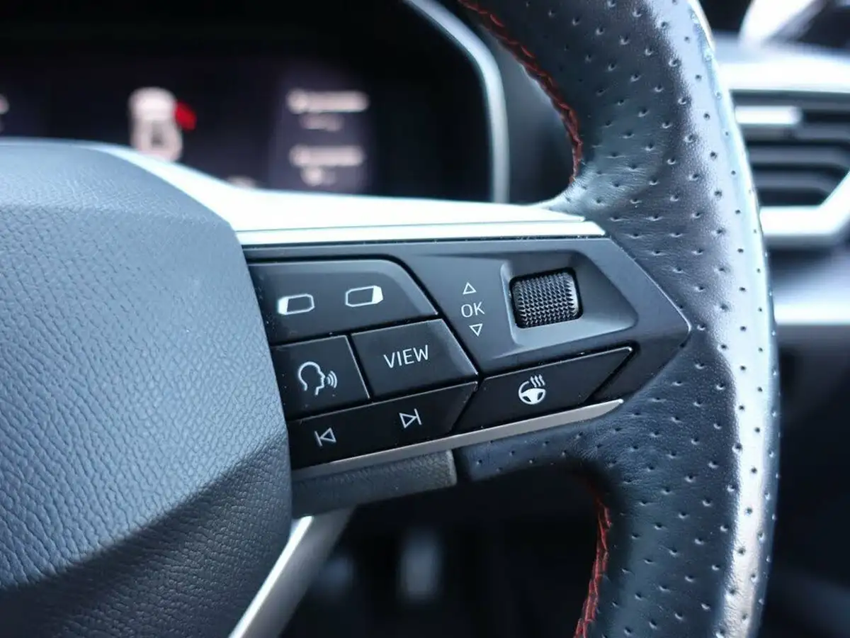 2021-seat-leon-15-tsi-evo-fr-sport-130ps-hatchback-big-31