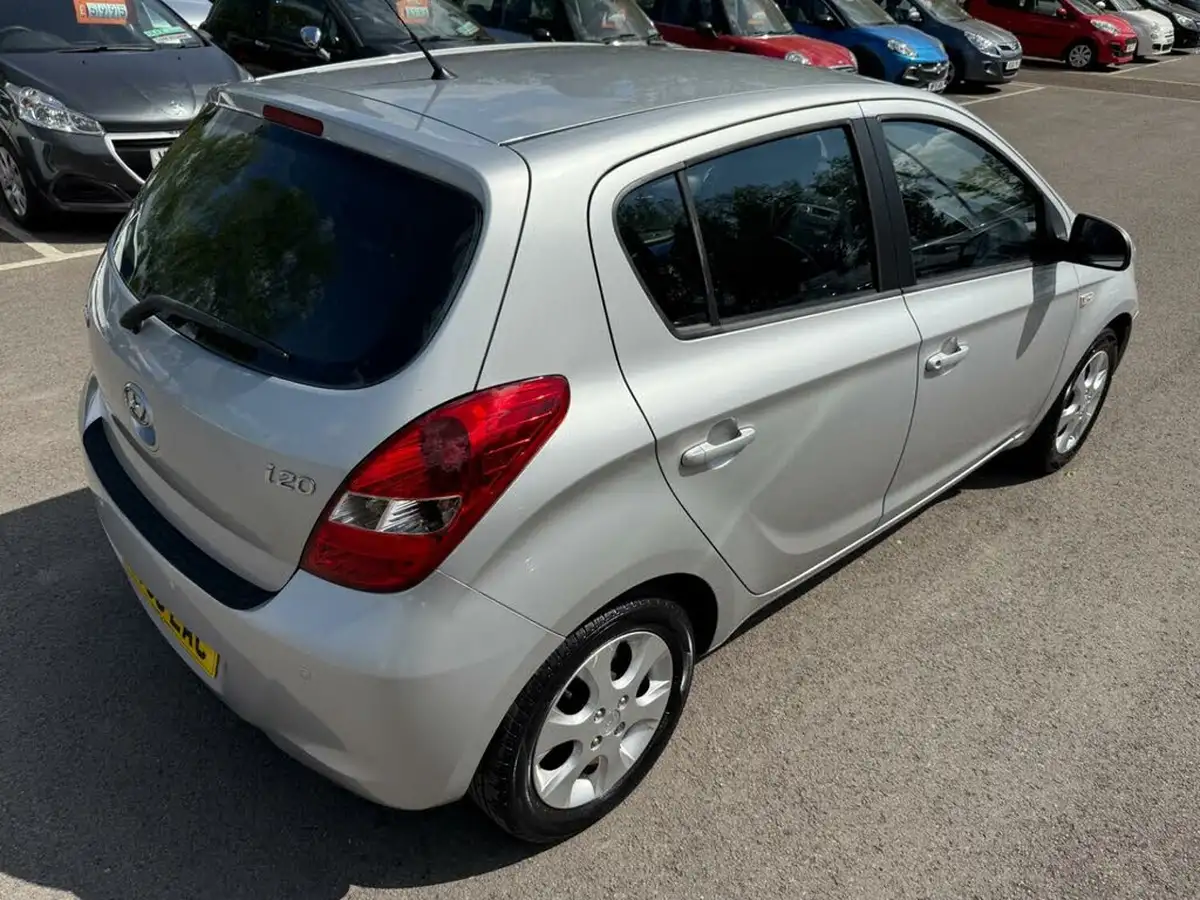 2010-hyundai-i20-14-comfort-5d-big-22