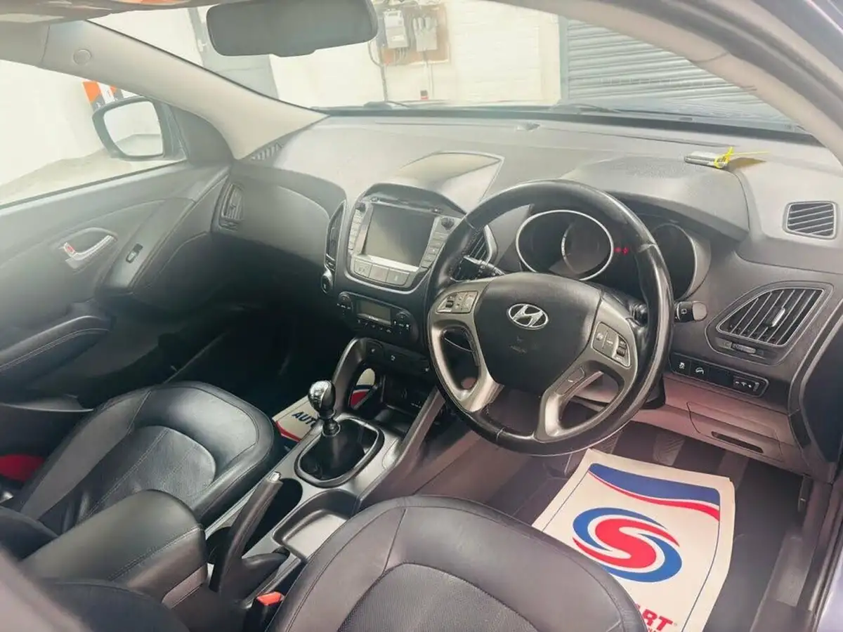 2014-hyundai-ix35-17td-premium-115ps-panorama-big-8