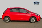 2018-toyota-yaris-15-vvt-i-icon-navi-hybrid-small-2