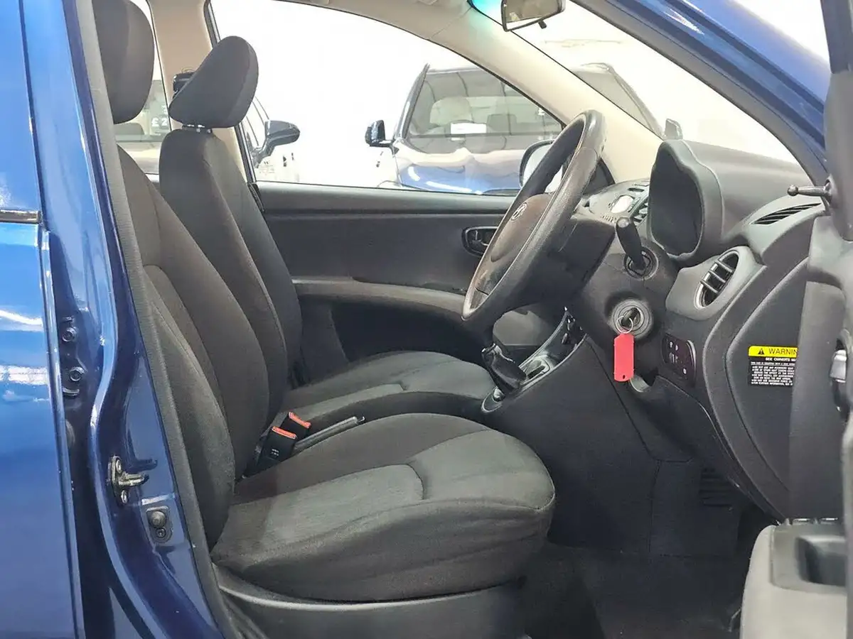 2012-hyundai-i10-12-classic-85bhp-big-10