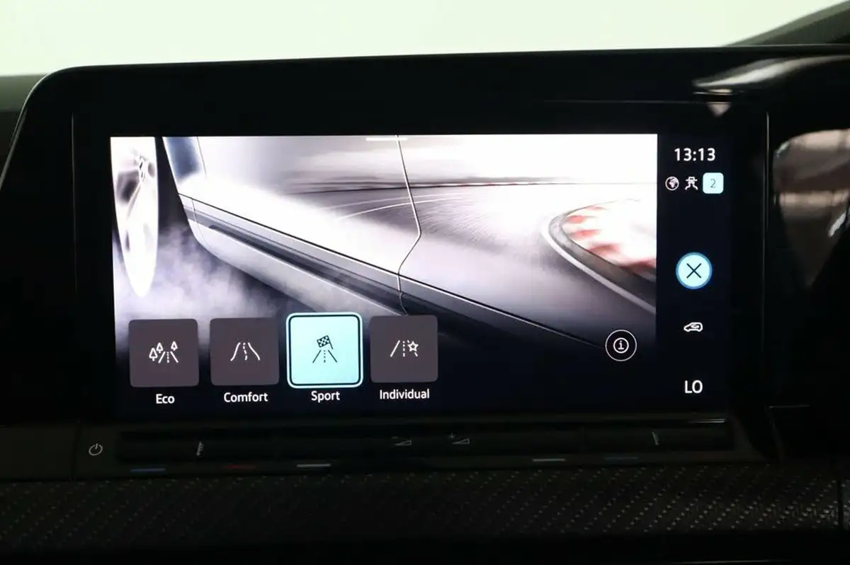 2022-volkswagen-golf-15-etsi-r-line-150ps-hatchback-big-52