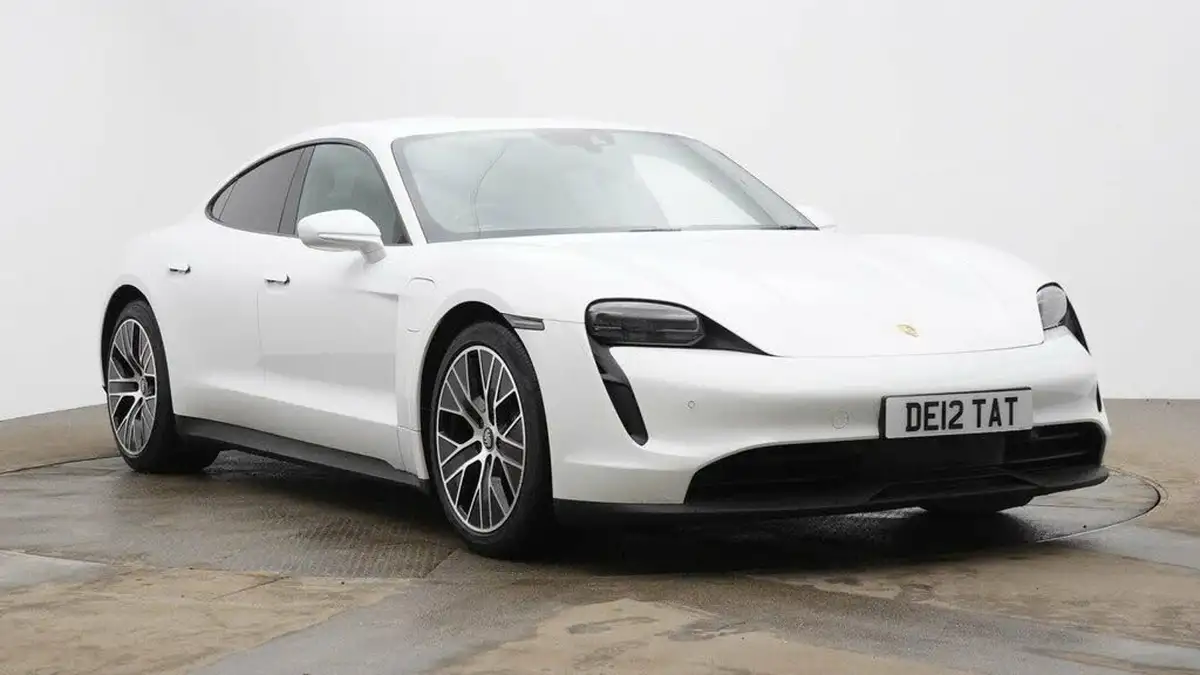 2022-porsche-taycan-e-base-476ps-performance-battery-plus-big-0