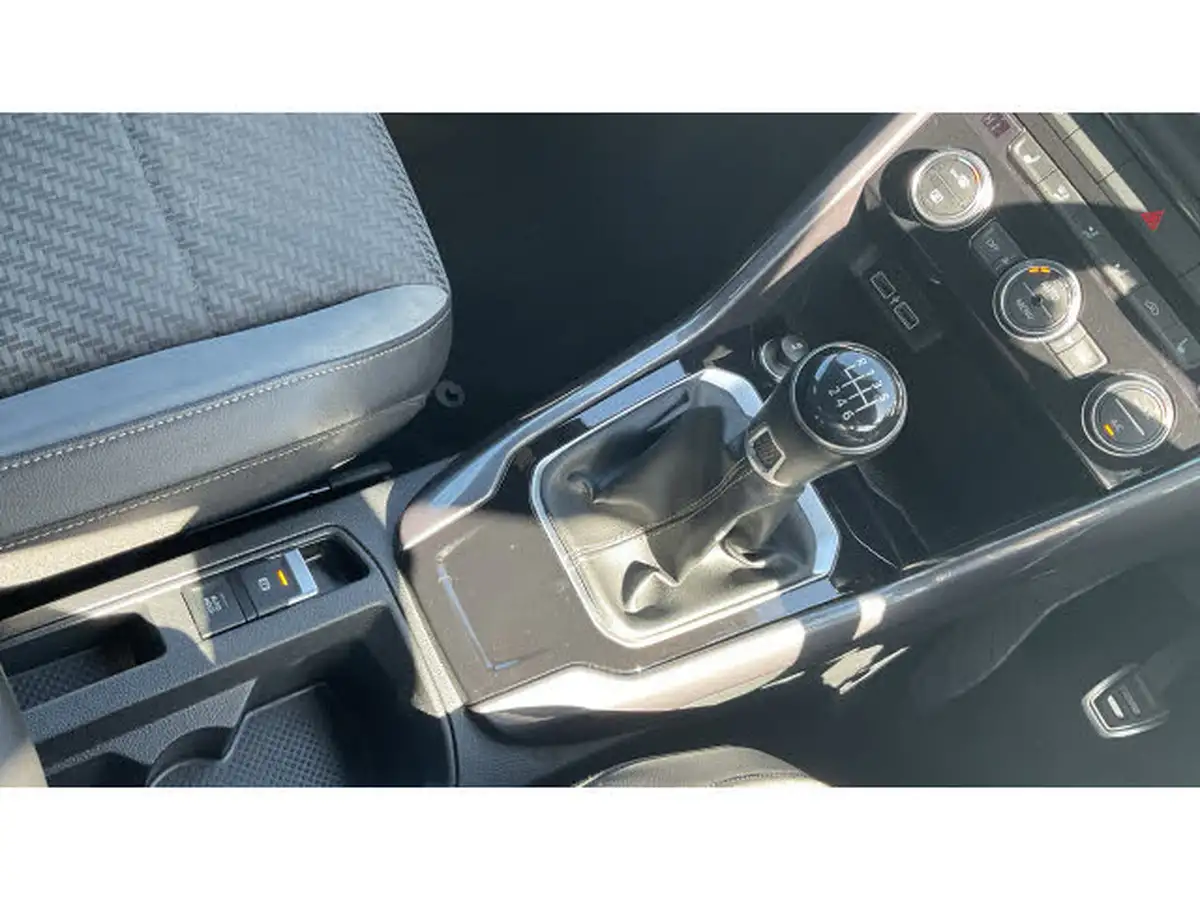 2020-volkswagen-t-roc-15-tsi-r-line-hatchback-5d-big-13