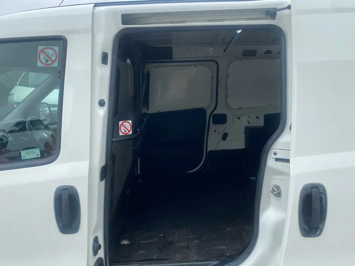 2015-fiat-doblo-cargo-16td-105eu-v-l1-refrigerated-van-big-29