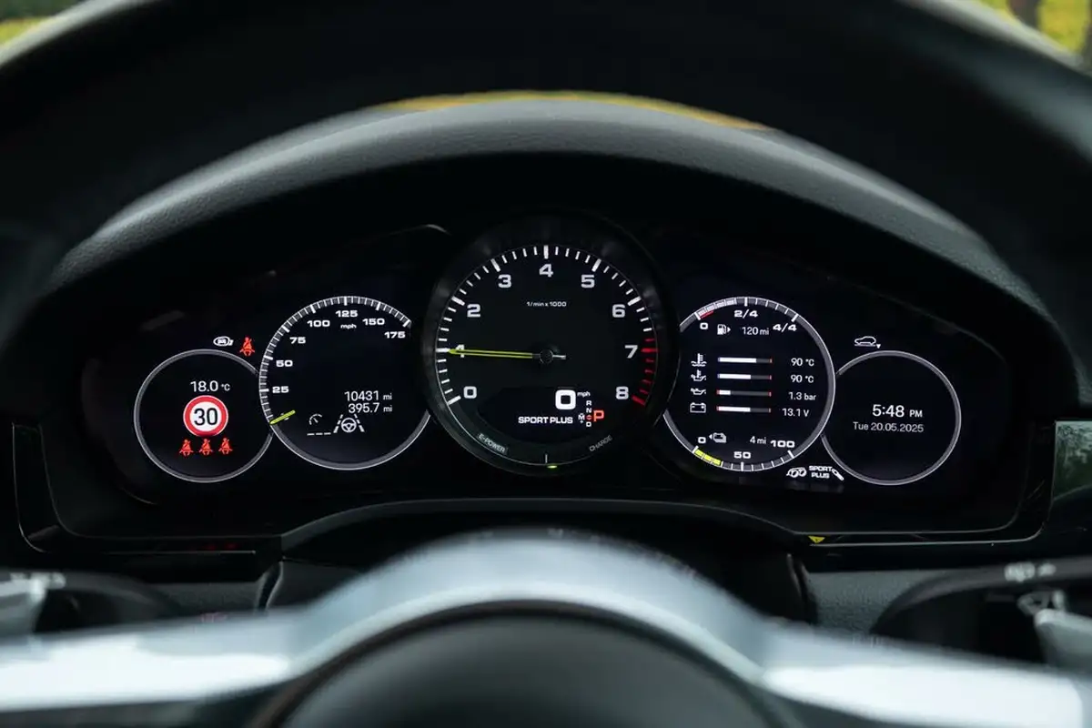 2022-porsche-cayenne-30-v6-e-hybrid-platinum-edition-462ps-station-wagon-big-40