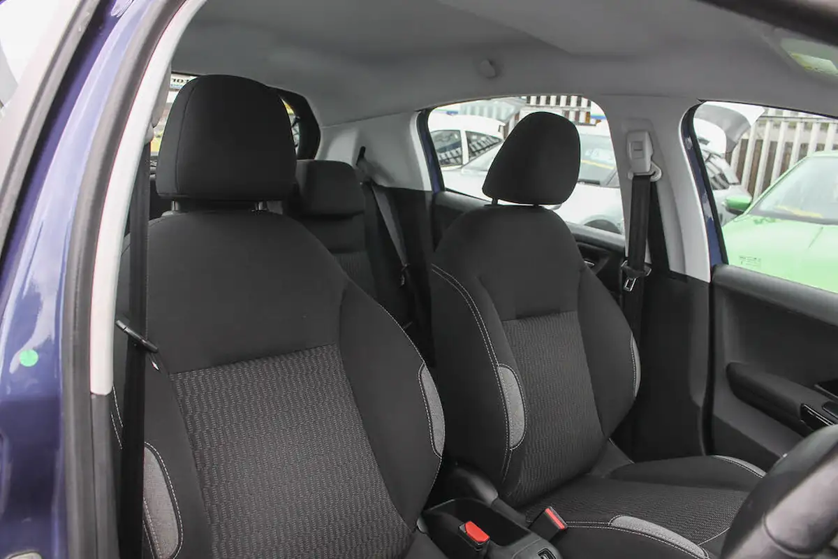 2016-peugeot-208-12-puretech-active-82bhp-5d-big-15