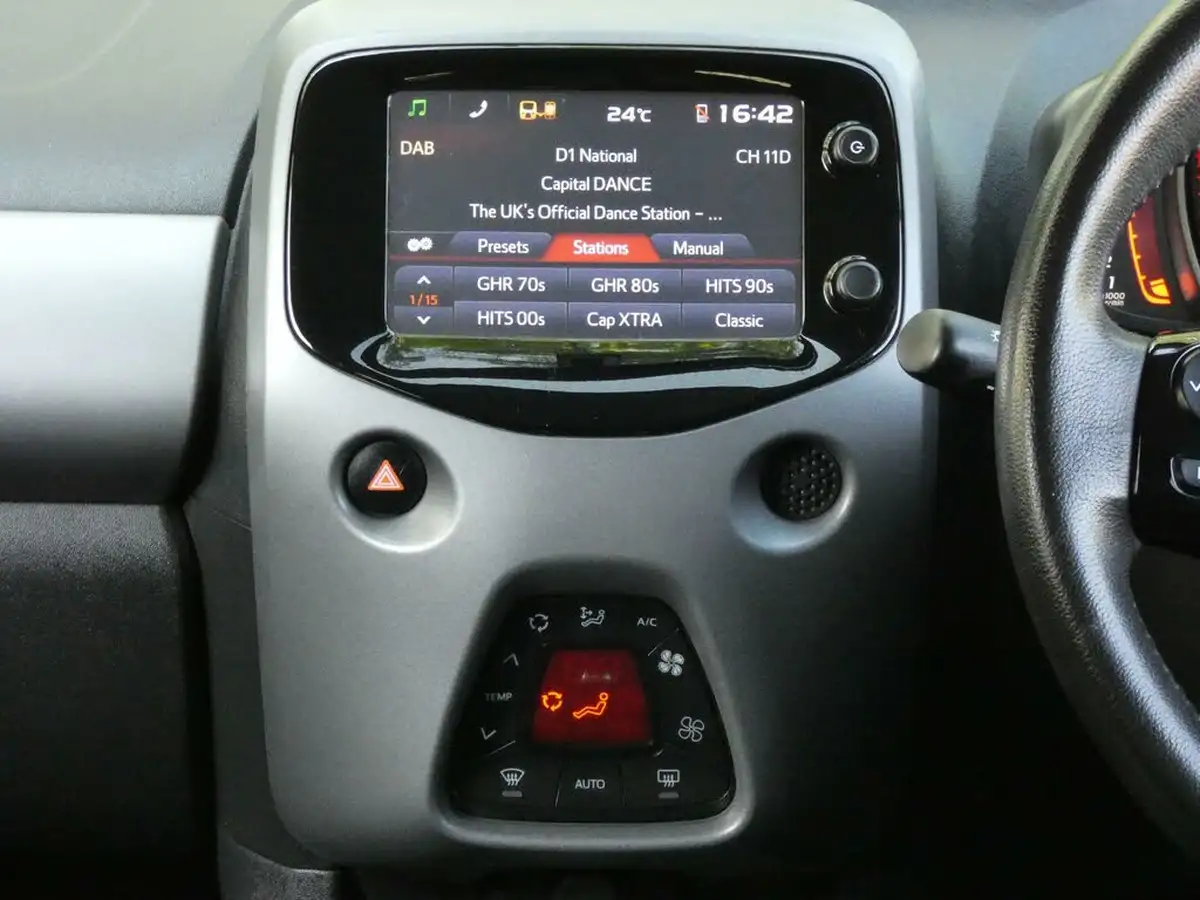 2018-toyota-aygo-10-vvt-i-x-press-71bhp-big-18