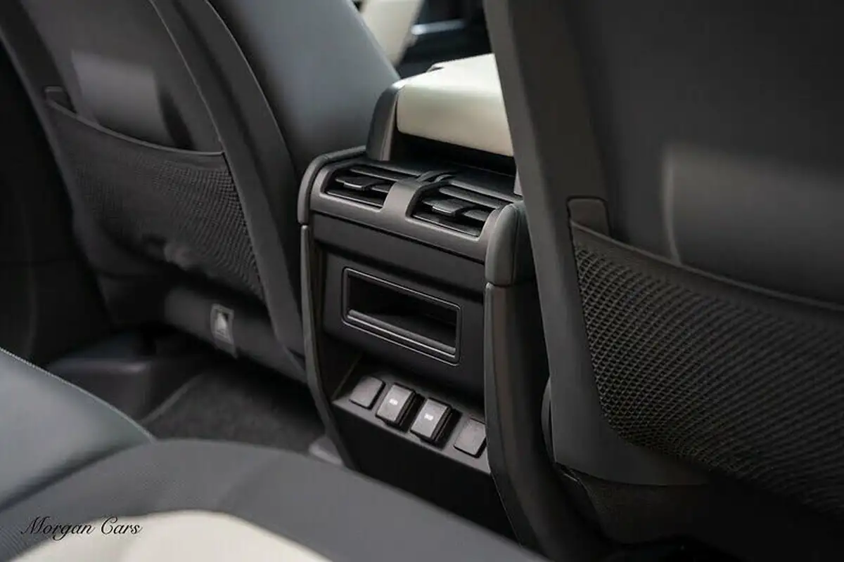2023-land-rover-110-defender-30-d250-x-dynamic-hse-big-39
