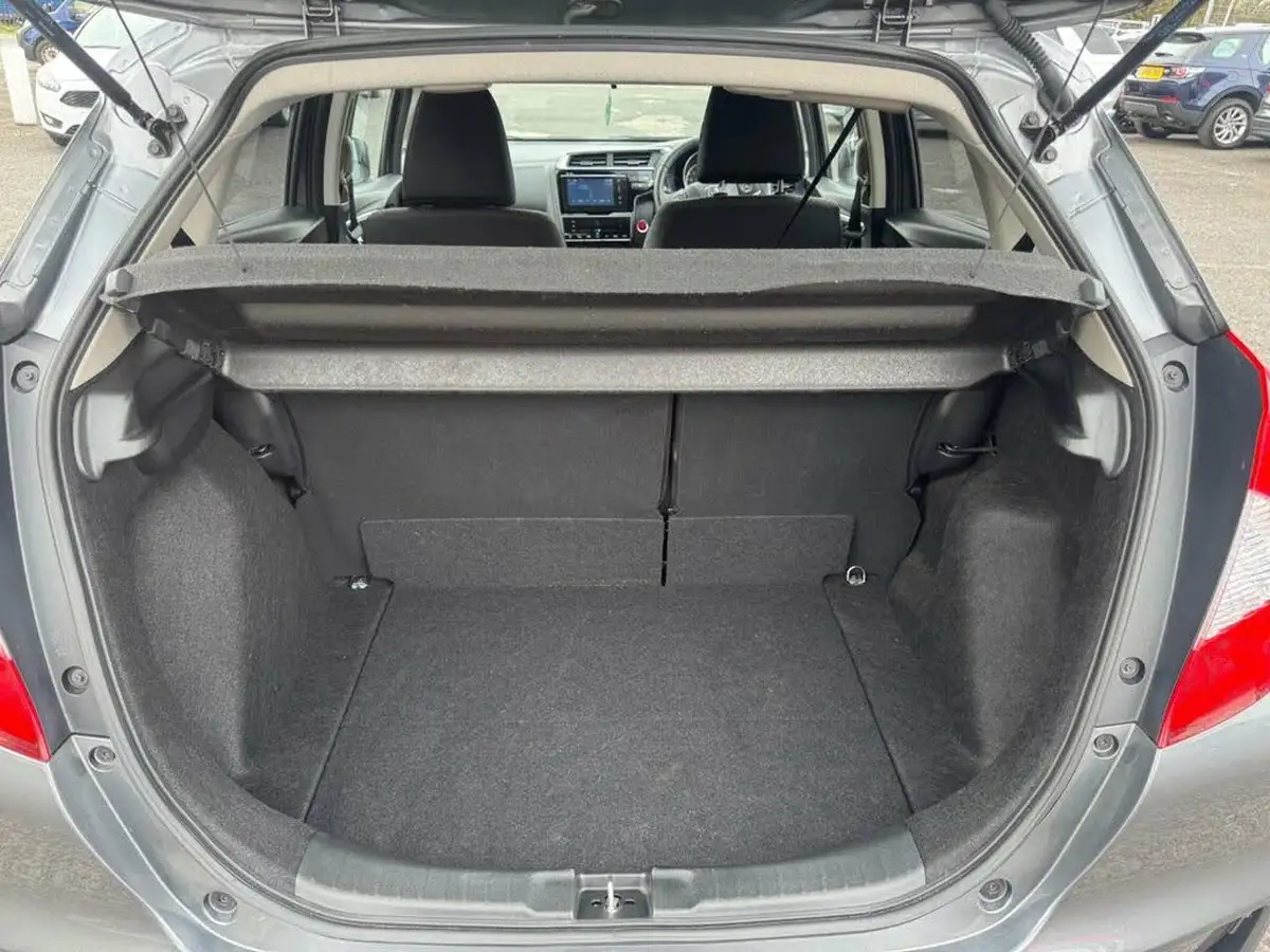 2019-honda-jazz-13-i-vtec-ex-navi-cvt-big-14